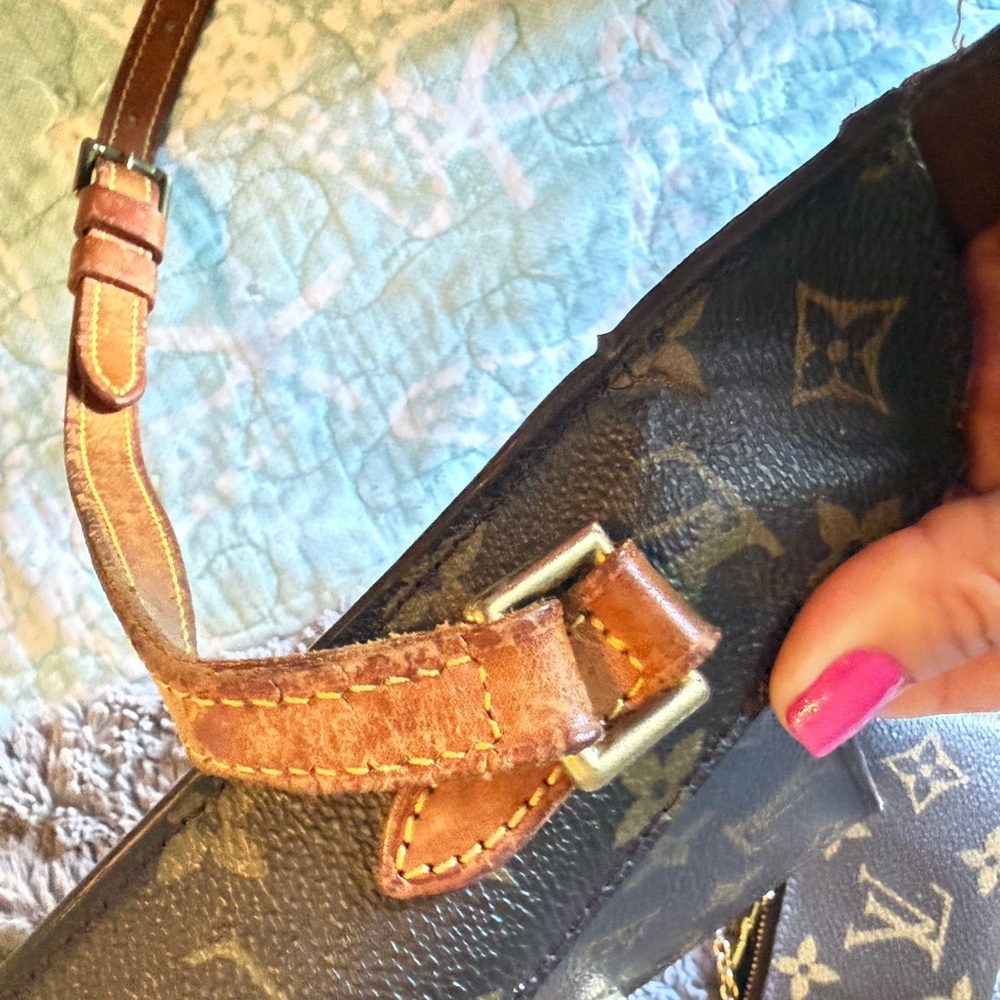 Louis Vuitton Monogram Black and Brown Shoulder Bag - Picture 13 of 16